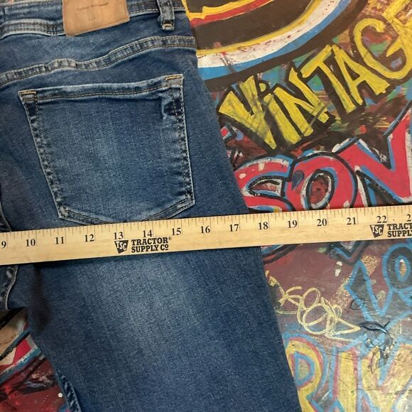 ZARA Trafaluc Soft comfy Distrssed Embroidered Butterfly Skinny Jeans 28 waist - Picture 11 of 15